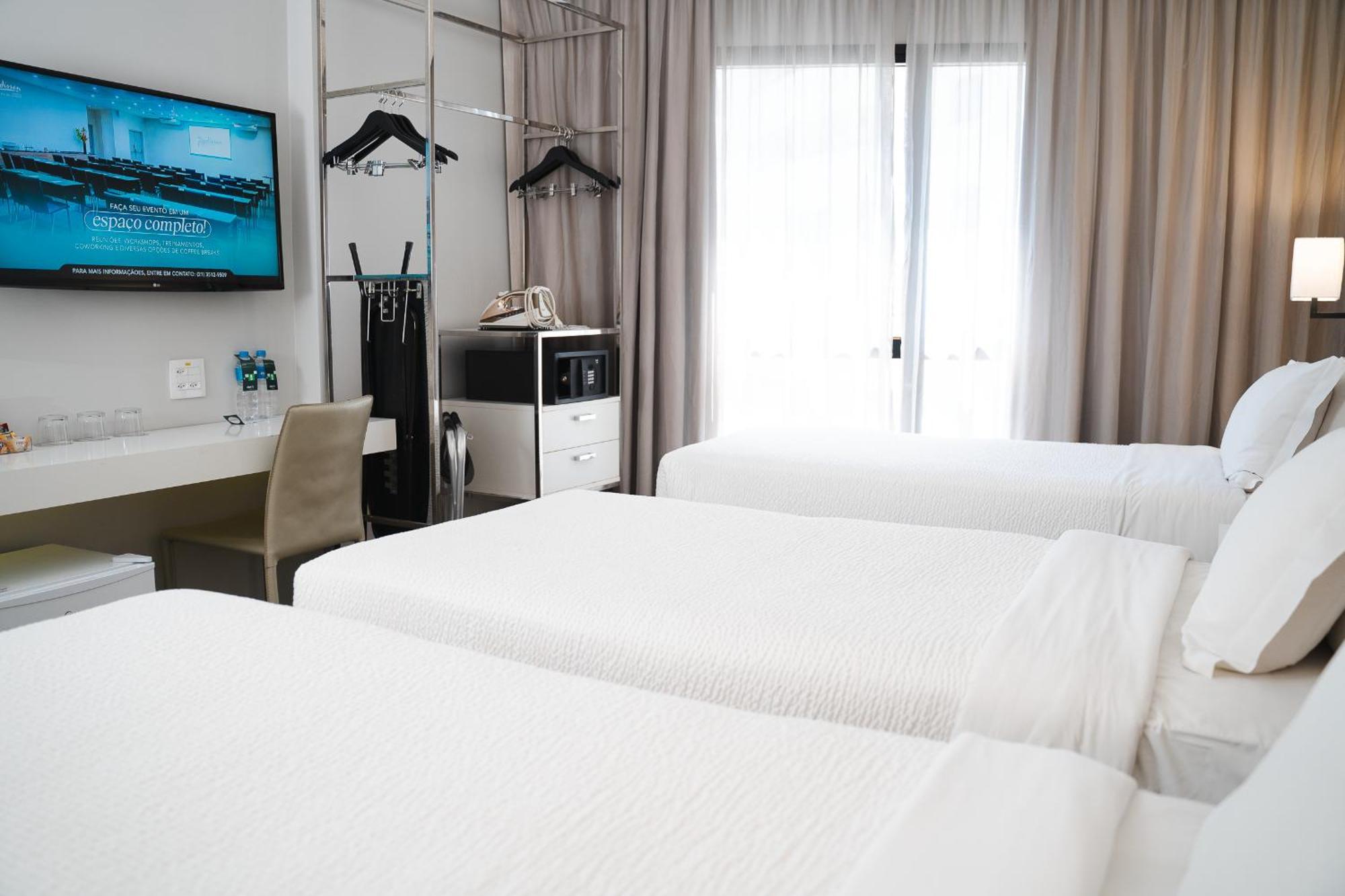 Hotel Radisson Rio De Janeiro Barra Zewnętrze zdjęcie A room at the hotel