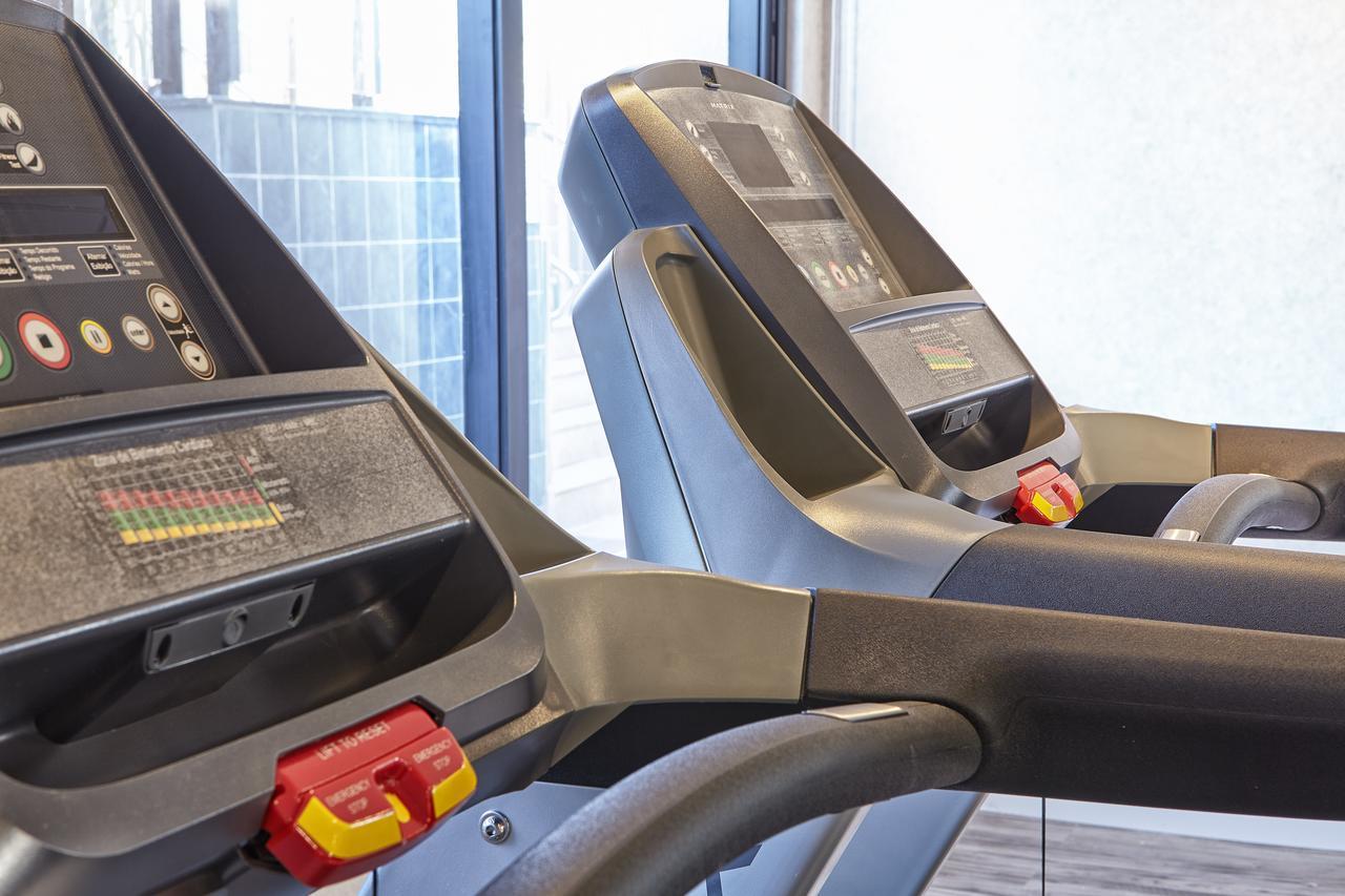 Hotel Radisson Rio De Janeiro Barra Zewnętrze zdjęcie A treadmill