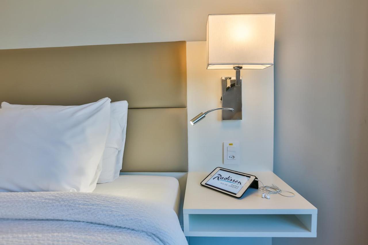 Hotel Radisson Rio De Janeiro Barra Zewnętrze zdjęcie A room at the Hilton Garden Inn in San Francisco